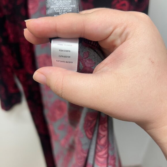 Torrid black red floral long line cardigan whimsigoth vamp 3x - Picture 3 of 8